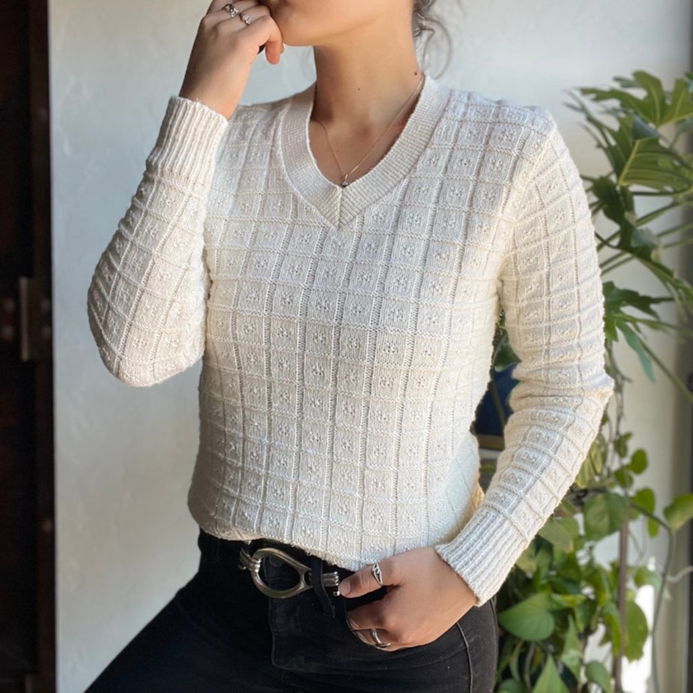 🏷 Sold | Spire White Knit Sweater - Picture 3 of 8